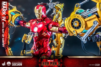 Iron Man 2 Actionfigur Iron Man Mark IV mit Suit-Up Gantry