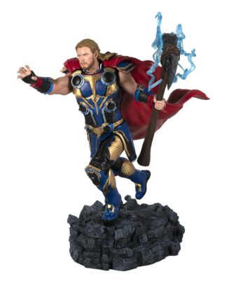 Thor: Love and Thunder Gallery Deluxe PVC Statue Thor 23 cm