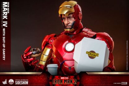 Iron Man 2 Actionfigur 1/4 Iron Man Mark IV mit Suit-Up Gantry 49 cm – Bild 21