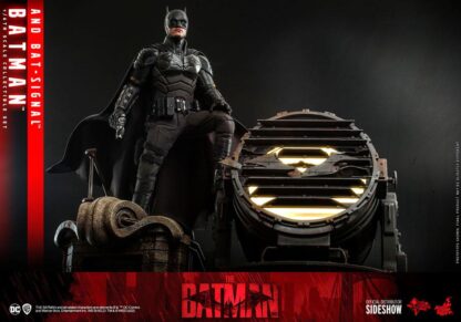 The Batman Movie Masterpiece Actionfigur 1/6 Batman with Bat-Signal 31 cm – Bild 3