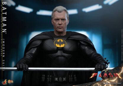 The Flash Movie Masterpiece Actionfigur 1/6 Batman (Modern Suit) 30 cm – Bild 3