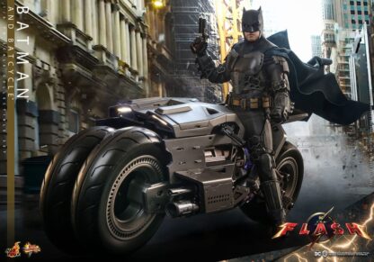 The Flash Movie Masterpiece Actionfigur mit Fahrzeug 1/6 Batman & Batcycle Set 30 cm – Bild 4