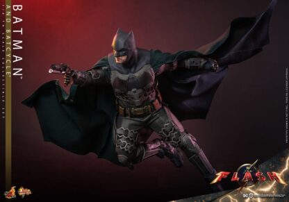 The Flash Movie Masterpiece Actionfigur mit Fahrzeug 1/6 Batman & Batcycle Set 30 cm – Bild 8