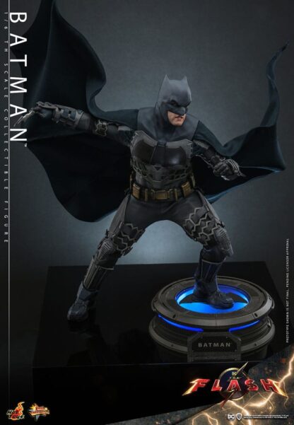 The Flash Movie Masterpiece Actionfigur 1/6 Batman 30 cm – Bild 5