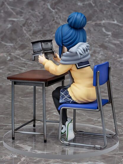 Laid-Back Camp PVC Statue 1/7 Rin Shima: Look What I Bought Ver. 14 cm – Bild 6
