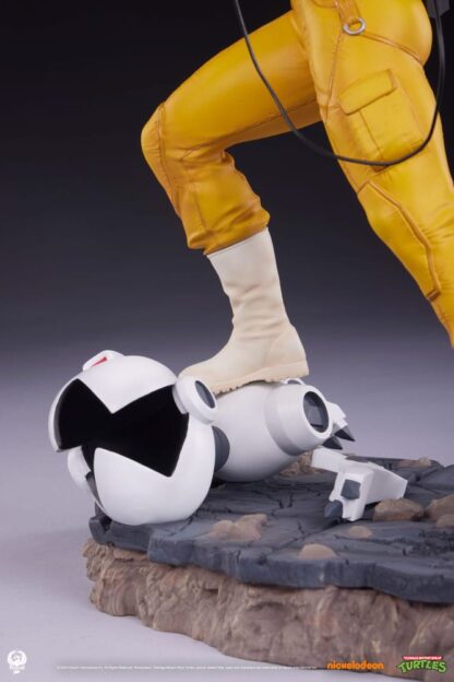 Teenage Mutant Ninja Turtles Premier Series Statue 1/4 April O'Neil 46 cm – Bild 21