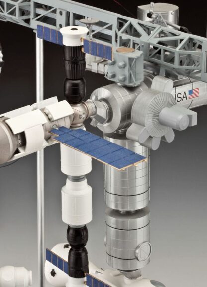 International Space Station ISS Modellbausatz 1/144 25th Anniversary Platinum Edition 74 cm – Bild 3