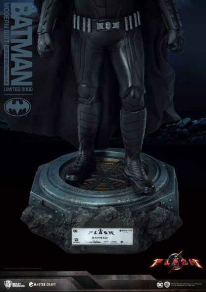 Batman Master Craft Statue Batman Modern Suit 42 cm – Bild 6