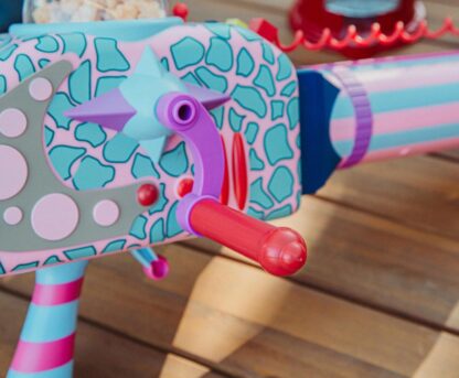 Killer Klowns From Outer Space Prop Replik 1/1 mit Sound und Leuchtfunktion Popcorn Bazooka 61 cm – Bild 6