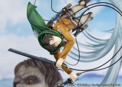 Attack on Titan PVC Statue 1/7 Levi vs Beast Titan Ver. 28 cm – Bild 10