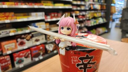 Goddess of Victory: Nikke Cup Noodle Holder PVC Statue Dorothy 9 cm – Bild 6