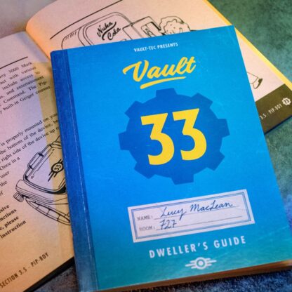 Fallout Geschenkbox Lucy's Dweller Kit – Bild 7