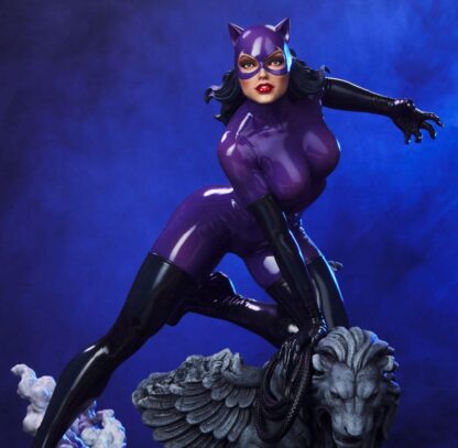 DC Comics Maquette 1/6 Catwoman (Purple Edition) 35 cm – Bild 3