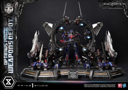 Transformers: Dark of the Moon (Film) Museum Masterline Statue Optimus Prime Weapons Depot 127 cm – Bild 7