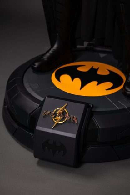 The Flash Life-Size Statue Batman Keaton 2 211 cm – Bild 19