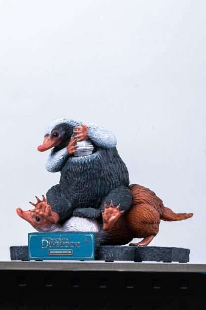 Phantastische Tierwesen Life-Size Statue Niffler 2 22 cm – Bild 19