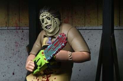 Texas Chainsaw Massacre Toony Terrors Actionfigur 50th Anniversary Leatherface (Bloody) 15 cm - Beschädigte Verpackung – Bild 7