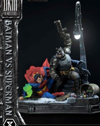 DC Comics Statue Batman Vs. Superman (The Dark Knight Returns) Deluxe Bonus Ver. 110 cm - Beschädigte Verpackung