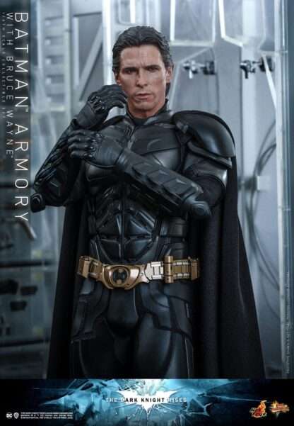 The Dark Knight Rises Movie Masterpiece Actionfigur & Diorama 1/6 Batman Armory with Bruce Wayne 30 cm – Bild 2