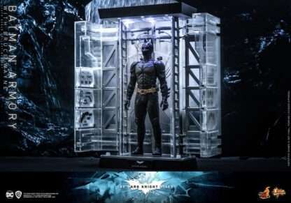 The Dark Knight Rises Movie Masterpiece Actionfigur & Diorama 1/6 Batman Armory with Bruce Wayne 30 cm – Bild 6