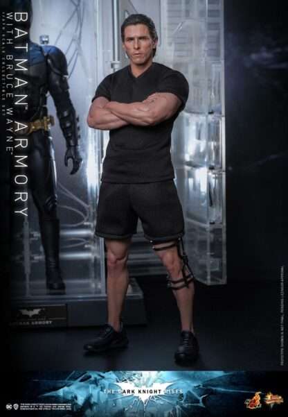 The Dark Knight Rises Movie Masterpiece Actionfigur & Diorama 1/6 Batman Armory with Bruce Wayne 30 cm – Bild 11