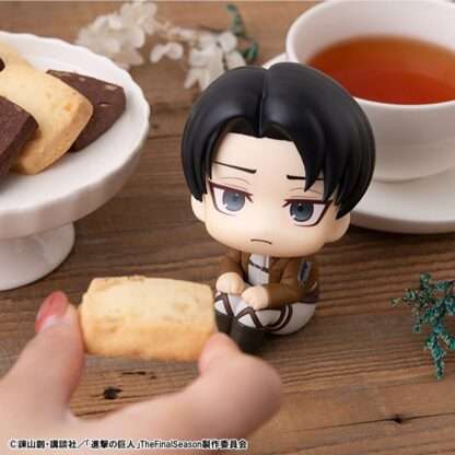 Attack on Titan Look Up PVC Statue Levi 11 cm – Bild 6