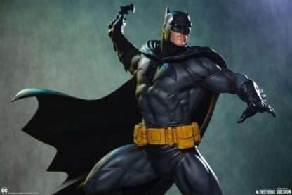 DC Comics Maquette 1/6 Batman (Black and Gray Edition) 50 cm – Bild 8
