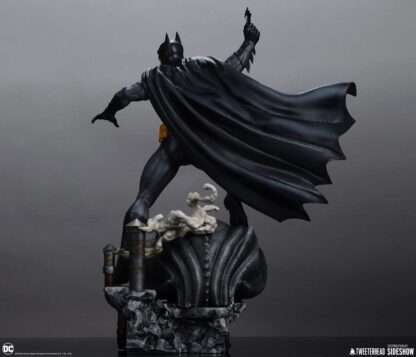 DC Comics Maquette 1/6 Batman (Black and Gray Edition) 50 cm – Bild 16