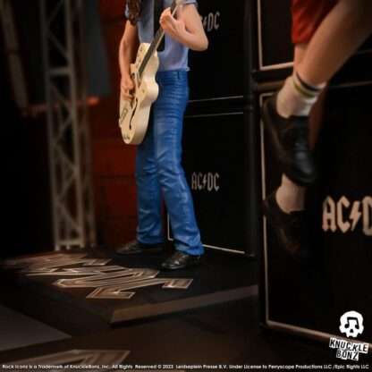 AC/DC Rock Iconz Statue Malcolm Young II 23 cm - Beschädigte Verpackung – Bild 6