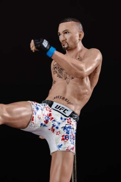 UFC Posed PVC Statue Max Holloway 18 cm – Bild 10
