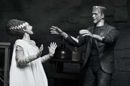 Universal Monsters Actionfigur Ultimate Frankenstein's Monster (Bride of Frankenstein) (B&W) 18 cm – Bild 3