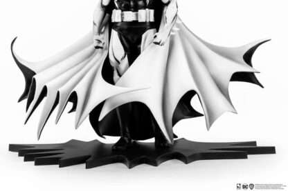 Batman PX PVC Statue 1/8 SDCC 2024 Batman Black & White Version 27 cm – Bild 10