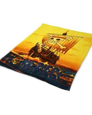 One Piece Kuschelige Fleecedecke Flying Lamb 180 x 200 cm
