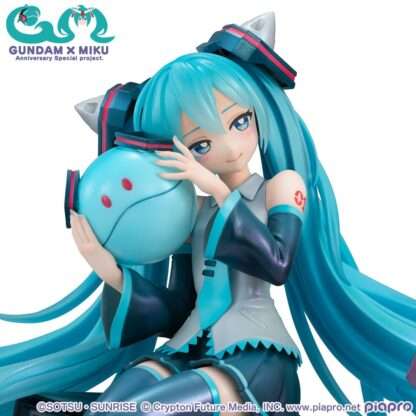 Mobile Suit Gundam x Hatsune Miku Lucrea PVC Statue Hatsune Miku x OO Gundam 45th Anniversary 17 cm – Bild 5