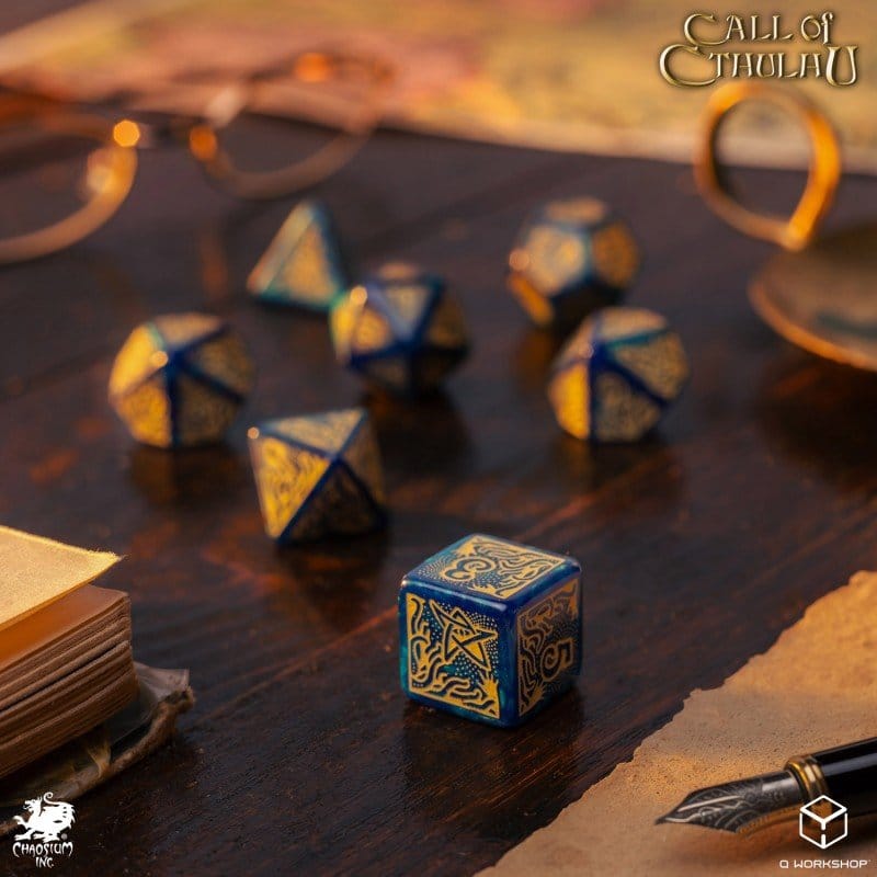 Call of Cthulhu 7th Edition 7er-Würfelset Blue-green & Gold – Bild 5