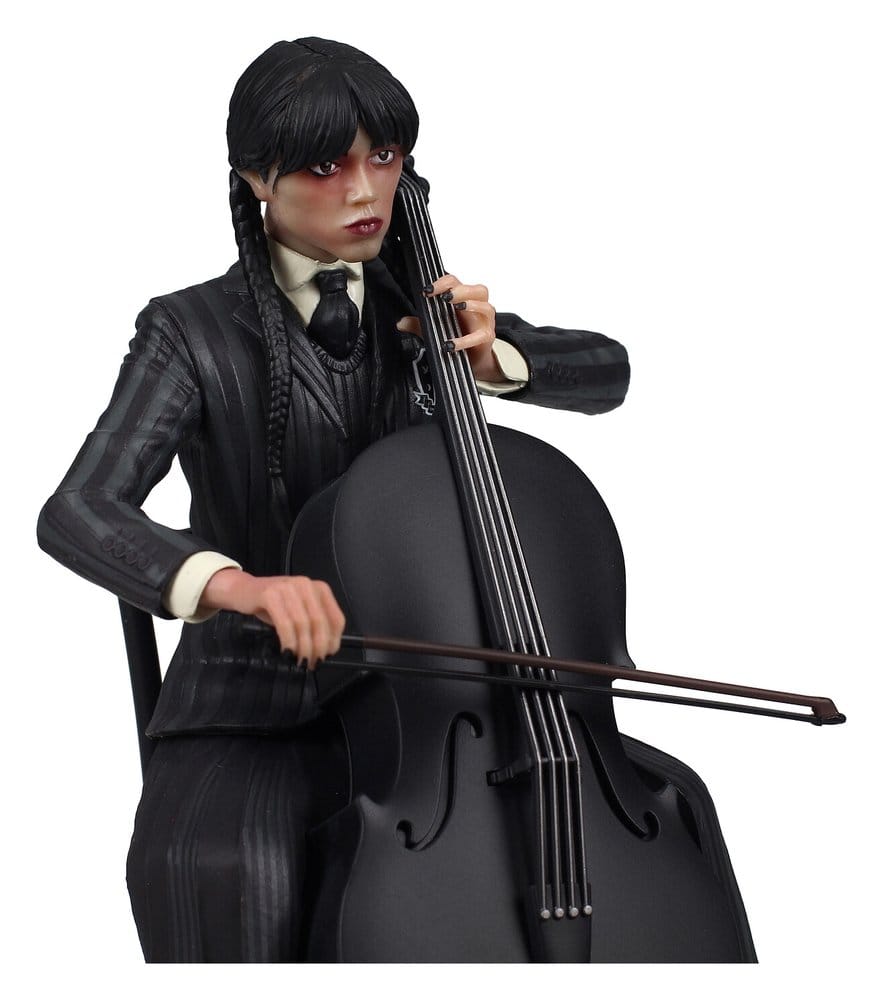 Wednesday Cello-Figur mit figurativem Schlüsselanhänger 20 cm – Bild 5